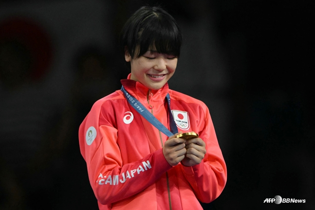 2024년 8월 파리 올림픽에서 금메달을 획득한 아카리 후지나미. /AFPBBNews=뉴스1