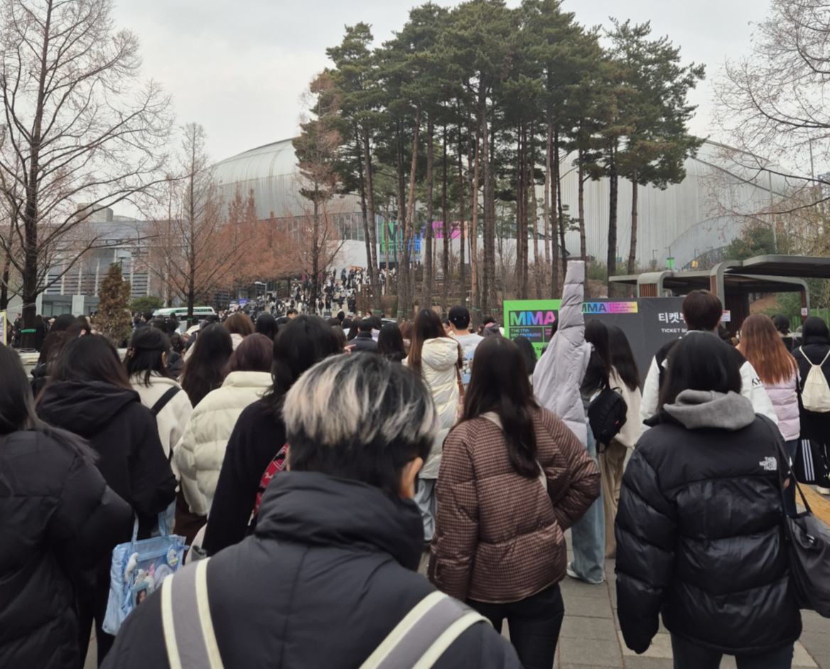 고척돔 일대를 꽉 채운 인파/사진=김소연 기자