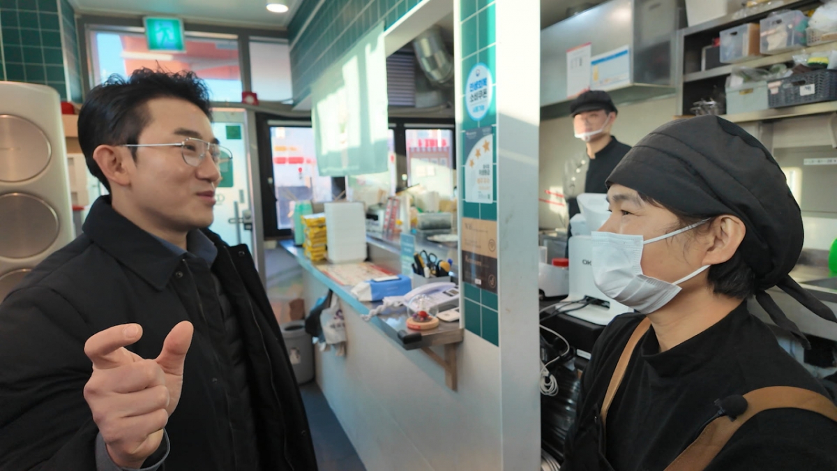 엠브로컴퍼니 임형재 대표가 운영개선 교육을 하고 있다./사진제공=귤스에듀테인먼트