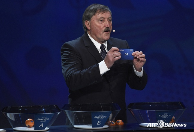 2015년 12월 열린 '유로 2016' 조 추첨식에 참여한 파넨카.  /AFPBBNews=뉴스1