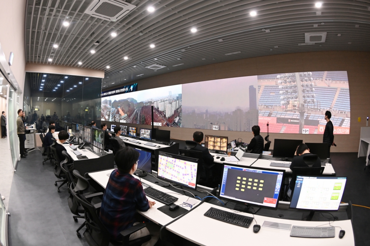 통합관제실 내 상황판 시연 모습./사진제공=부천시
