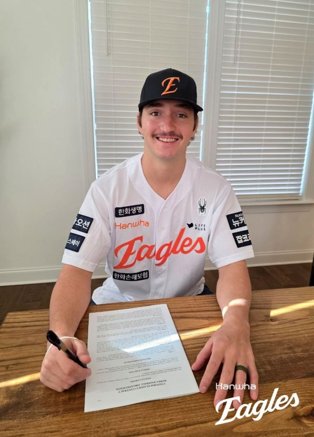 지난 24일 한화와 계약한 오웬 화이트. /사진=한화 이글스 제공
