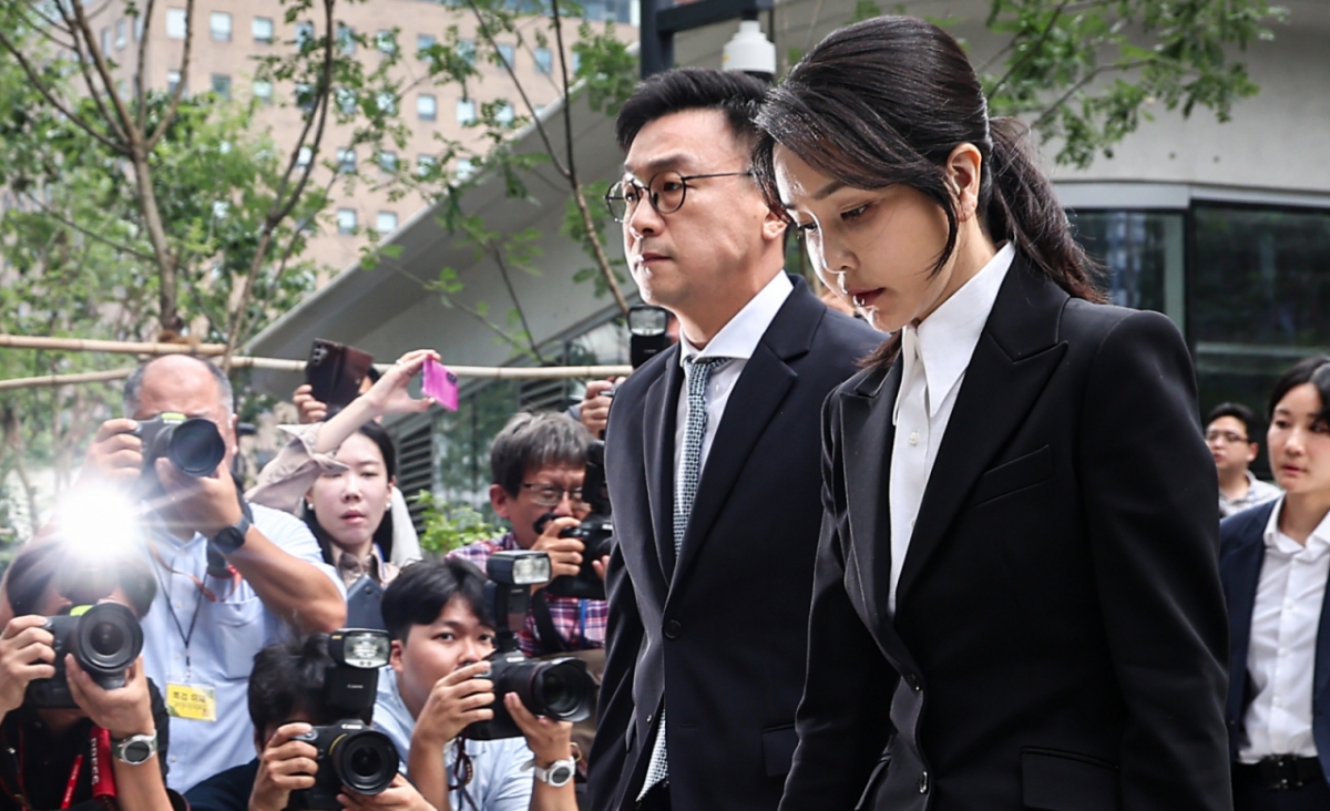 윤석열 전 대통령 부인 김건희 여사가 지난 8월6일 서울 종로구에 마련된 김건희 특검팀(특별검사 민중기) 사무실로 조사를 받기 위해 출석하고 있다. /사진=뉴스1