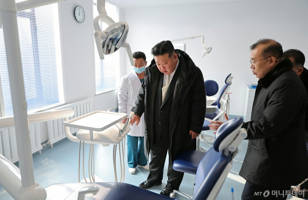 (평양 노동신문=뉴스1) = 노동당 기관지 노동신문은 30일 "29일 남포시 용강군 병원·지방공업공장 준공식이 2025년도 준공의 계절 마감을 장식하며 성대히 진행되었다"고 보도했다.   [국내에서만 사용가능. 재배포 금지. DB 금지. For Use Only in the Republic of Korea. Redistribution Prohibited]  rodongphoto@news1.kr  Copyright © 뉴스1. All rights reserved. 무단 전재 및 재배포,  AI학습 이용 금지. 