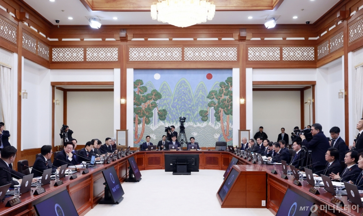 (서울=뉴스1) 허경 기자 = 이재명 대통령이 30일 청와대에서 열린 국무회의를 주재하고 있다. (청와대통신사진기자단) 2025.12.30/뉴스1  Copyright © 뉴스1. All rights reserved. 무단 전재 및 재배포,  AI학습 이용 금지. /사진=(서울=뉴스1) 허경 기자