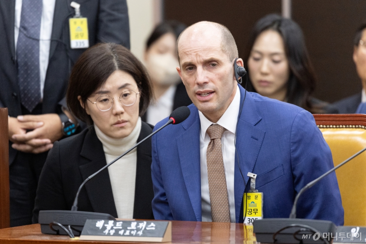 쿠팡 로저스 관련 뉴스 - 쿠팡 야간근로 힘들지 않다고?..로저스 대표 "야간 배송 해보겠다"