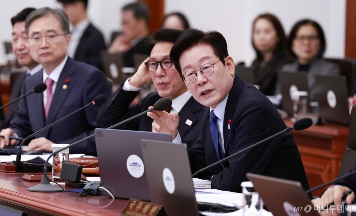 (서울=뉴스1) 허경 기자 = 이재명 대통령이 30일 청와대에서 열린 국무회의에서 발언하고 있다. (청와대통신사진기자단) 2025.12.30/뉴스1  Copyright © 뉴스1. All rights reserved. 무단 전재 및 재배포,  AI학습 이용 금지. /사진=(서울=뉴스1) 허경 기자