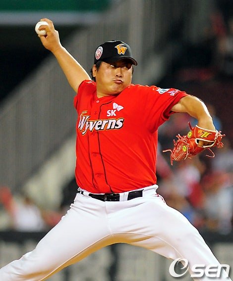 SK 와이번스 시절 고(故) 전준호의 투구 모습.