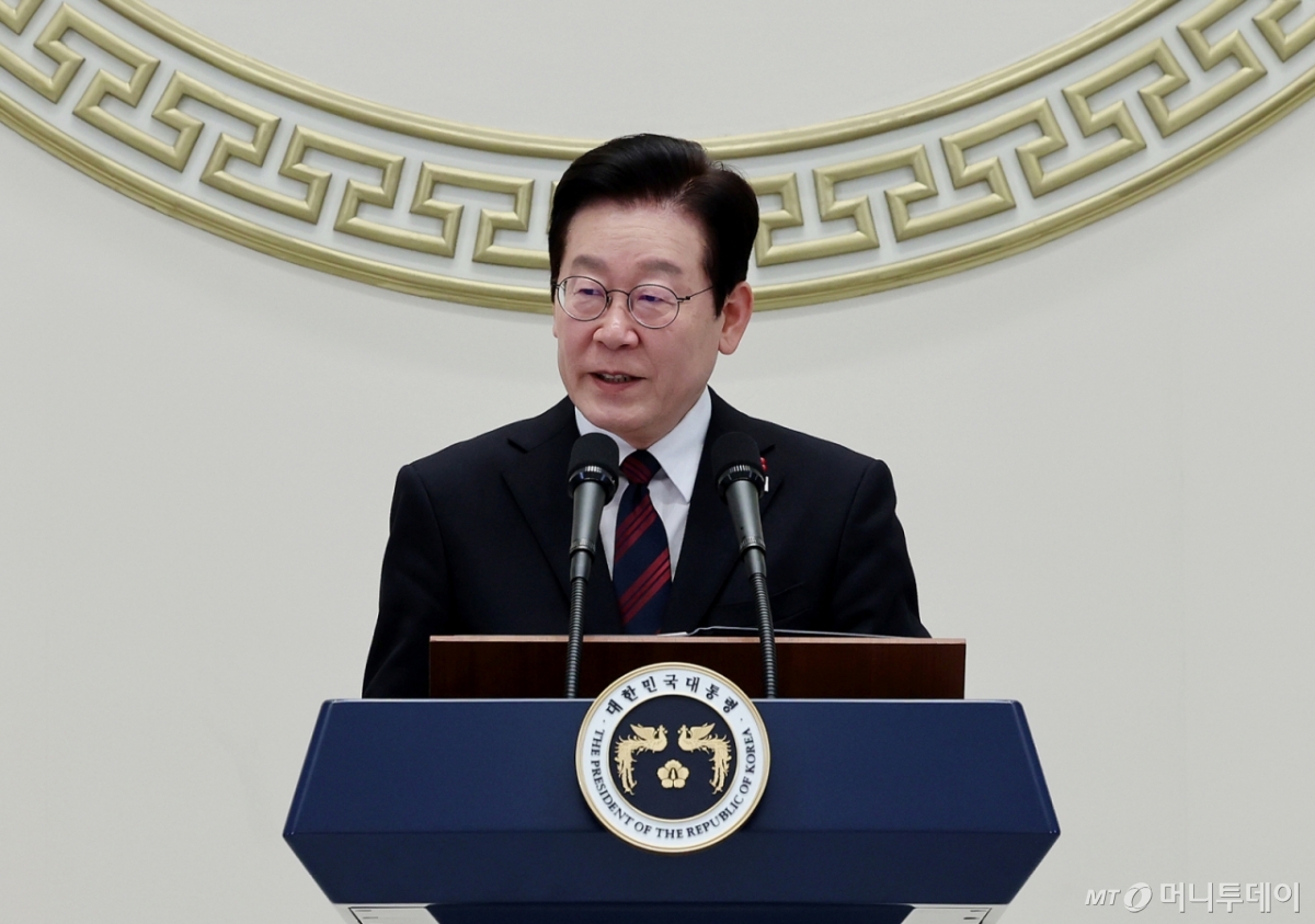 (서울=뉴스1) 이재명 기자 = 이재명 대통령이 2일 청와대 영빈관에서 열린 2026년 신년 인사회에서 신년 인사말을 하고 있다. 2026.1.2/뉴스1  Copyright © 뉴스1. All rights reserved. 무단 전재 및 재배포,  AI학습 이용 금지. /사진=(서울=뉴스1) 이재명 기자