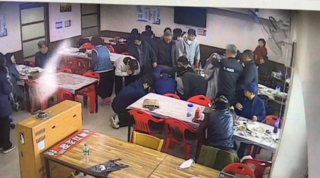 울산 고등학생들이 식당서 쓰러진 어르신을 심폐소생술로 구했다. /사진제공=울산시교육청