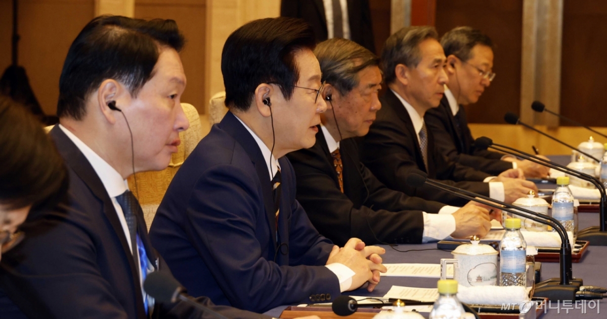 [베이징=뉴시스] 최동준 기자 = 중국을 국빈 방문 중인 이재명 대통령이 5일(현지 시간) 베이징 조어대에서 열린 한중 비즈니스 포럼에서 발언하고 있다. 2026.01.05. photocdj@newsis.com /사진=