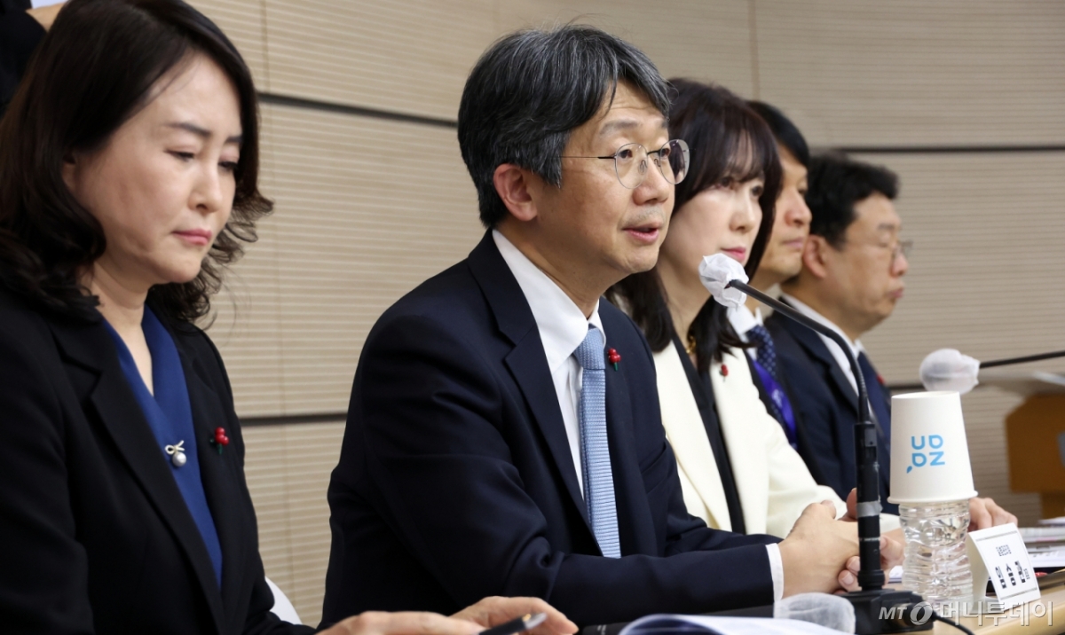  임승관 질병관리청장이 16일 세종시 정부세종청사에서 2026년 업무계획 주요내용을 발표하고 있다./사진=강종민