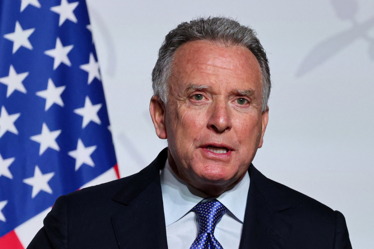 도널드 트럼프 미국 대통령의 특사 스티브 위트코프가 6일(현지시간) 프랑스 파리 엘리제궁에서 열린 이른바 '자발적 연합' 정상회담 후 기자회견을 하고 있다./로이터=뉴스1