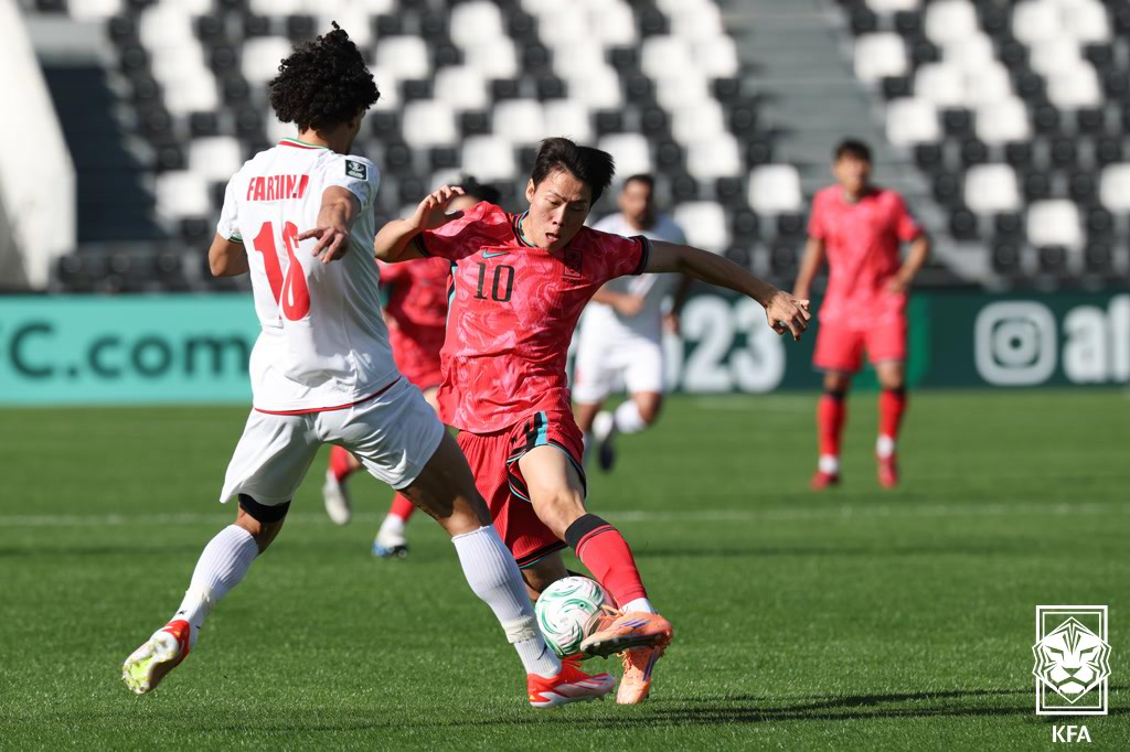 강상윤이 7일(한국시간) 이란과의 2025 AFC U-23 아시안컵 조별리그 C조 1차전에서 드리블 돌파를 하고 있다. /사진=대한축구협회 제공