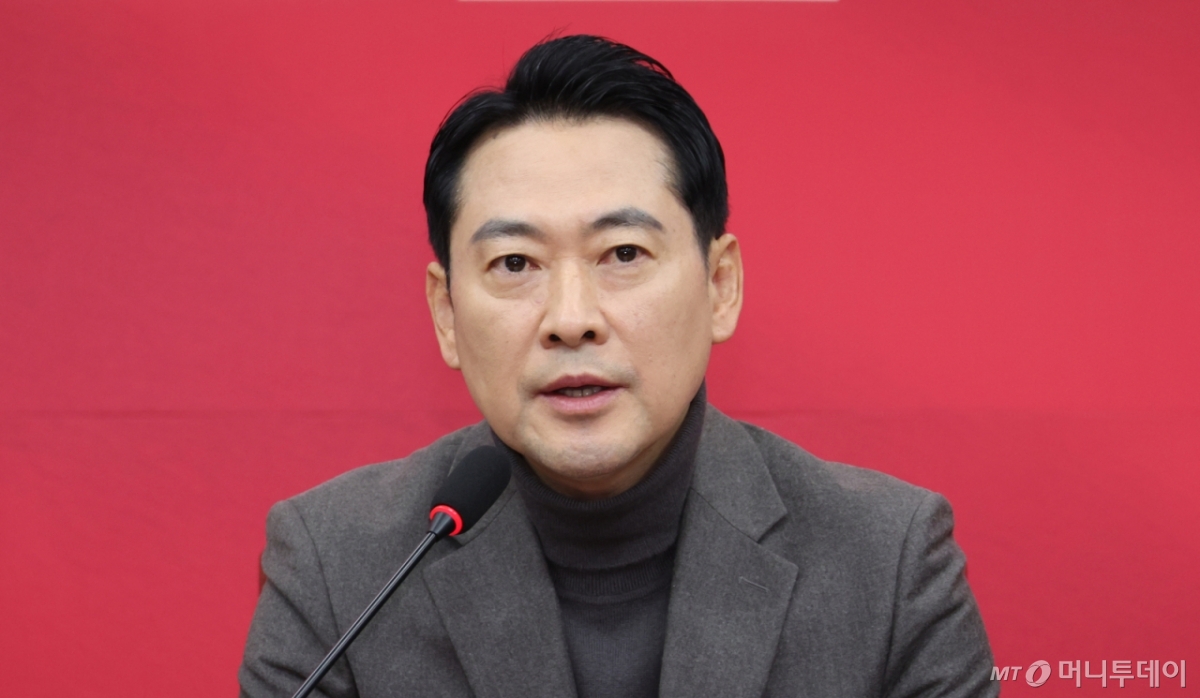 [서울=뉴시스] 김금보 기자 = 장동혁 국민의힘 대표가 8일 오전 서울 여의도 국회에서 열린 최고위원회의에서 발언을 하고 있다. 2025.01.08. kgb@newsis.com /사진=김금보