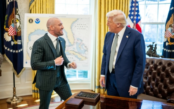 코너 맥그리거(왼쪽)과 도널드 트럼프 미국 대통령. /사진=백악관 공식 홈페이지 갈무리