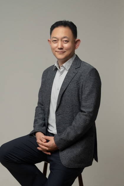 장중진 작가/사진제공=페스트북