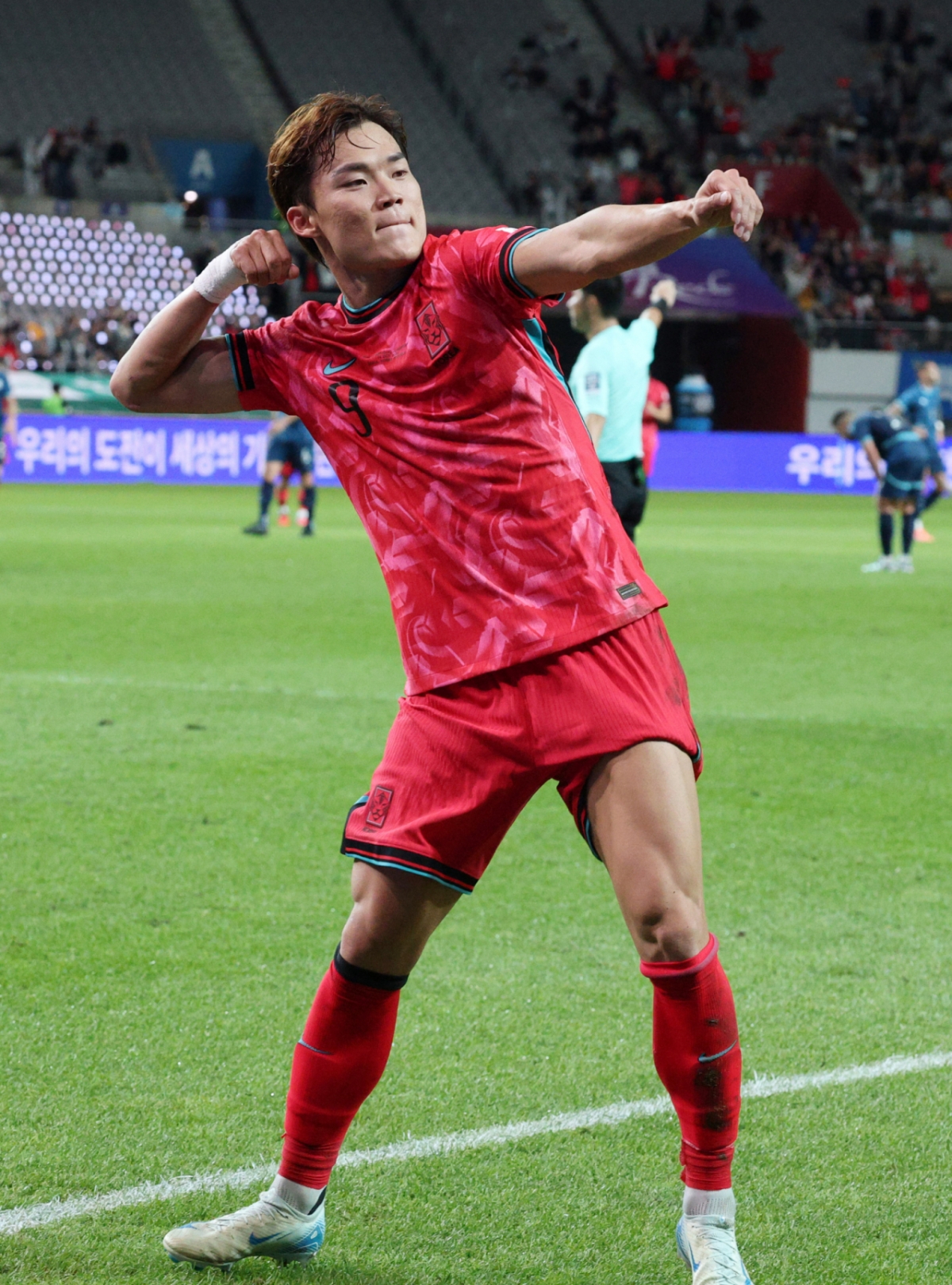 한국 축구 국가대표팀이 지난해 10월 14일 서울월드컵경기장에서 파라과이 대표팀과 친선경기를 벌였다.  오현규가 두 번째 골을 터뜨린 후 세리머니를 하고 있다. /사진=김진경 대기자
