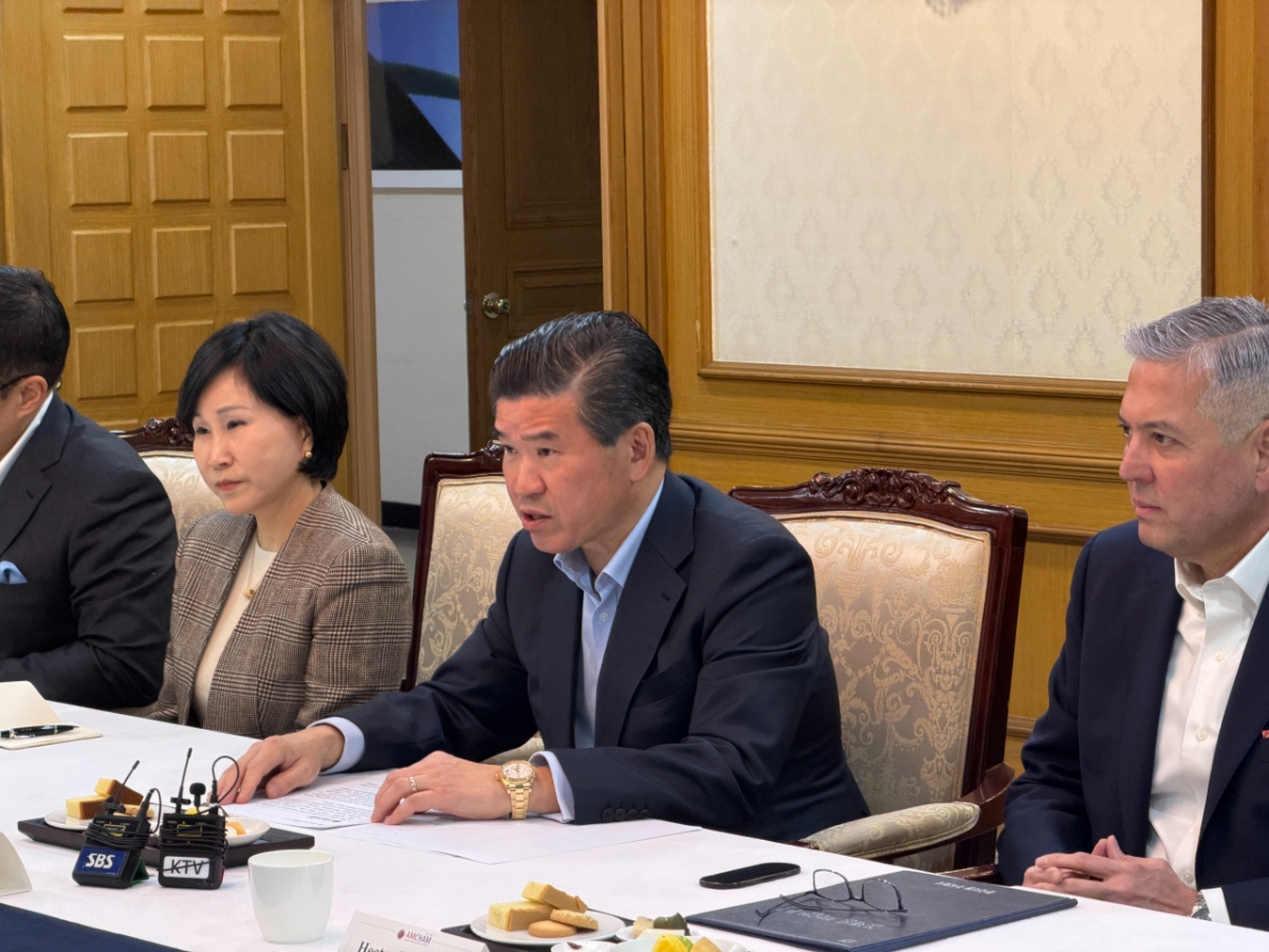 제임스 김 주한미국상공회의소 회장이 9일 개최한 김 장관 초청 간담회에서 환영사를 하고 있다./사진=임찬영 기자