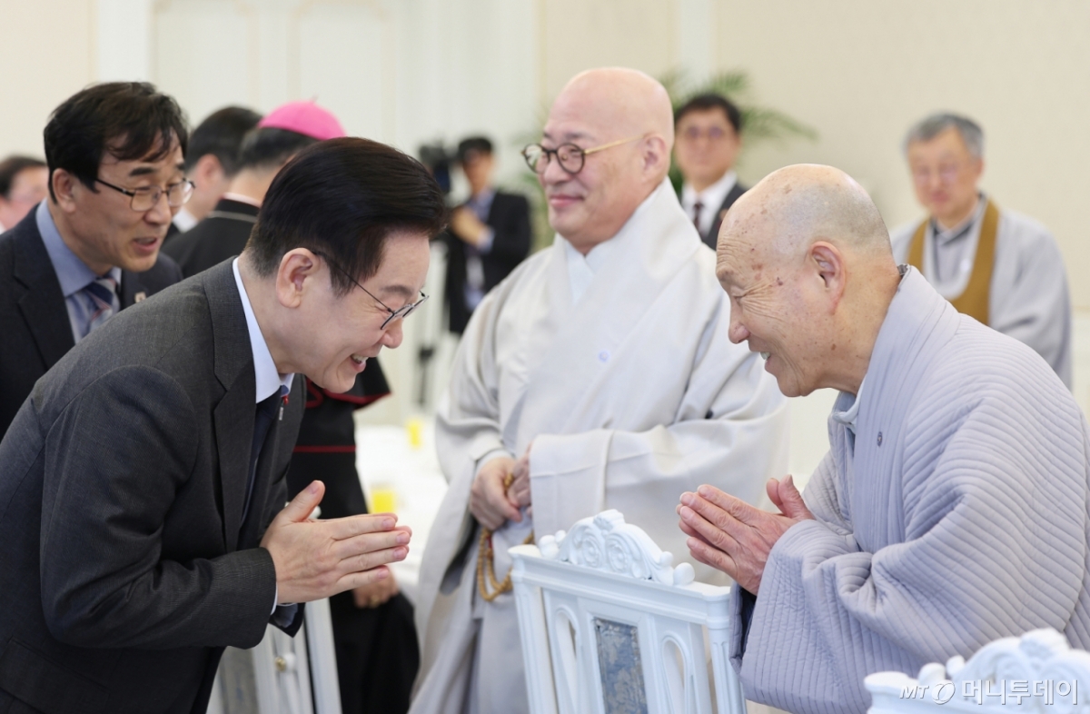 종교계 '통일교·신천지' 거론하자...李대통령 