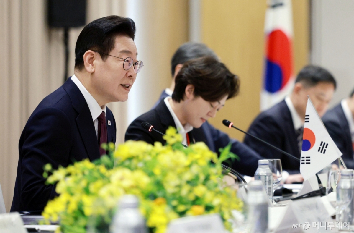 [나라=뉴시스] 고범준 기자 = 이재명 대통령이 13일(현지 시간) 나라현 회담장에서 열린 다카이치 사나에 일본 총리와 한일 확대 정상회담에서 발언하고 있다. 2026.01.13. bjko@mewsis.com /사진=고범준