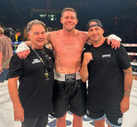 제레미 라티모어(가운데). /사진=더선 갈무리