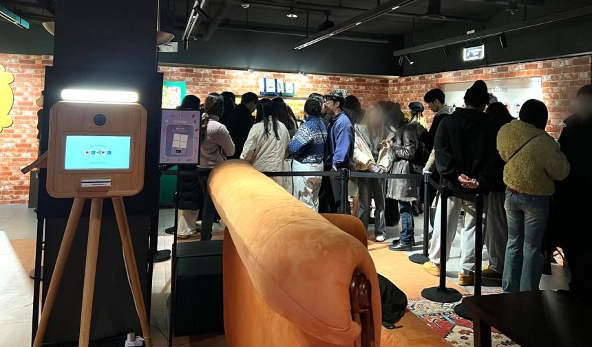 스타벅스 장충라운지R점 프렌즈 팝업스토어 오픈 당일 현장 /사진제공=스타벅스