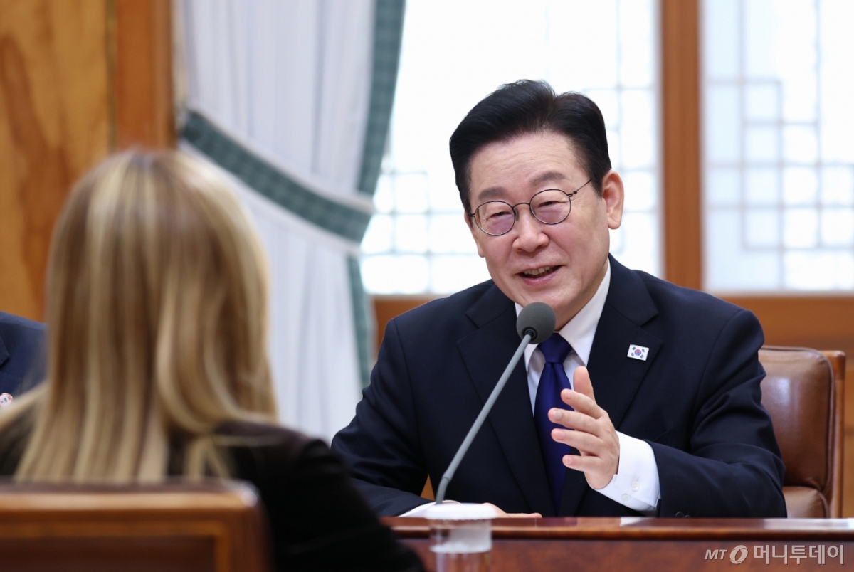 [서울=뉴시스] 최동준 기자 = 이재명 대통령이 19일 청와대에서 열린 조르자 멜로니 이탈리아 총리와 한-이탈리아 정상회담에서 발언하고 있다. 2026.01.19. photocdj@newsis.com /사진=