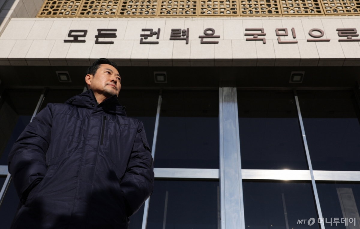 (서울=뉴스1) 신웅수 기자 = 단식 농성 중인 장동혁 국민의힘 대표가 20일 서울 여의도 국회에서 산책을 하고 있다. 2026.1.20/뉴스1  Copyright © 뉴스1. All rights reserved. 무단 전재 및 재배포,  AI학습 이용 금지. /사진=(서울=뉴스1) 신웅수 기자