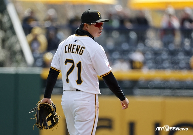 피츠버그 시절 수비하는 정쭝저의 모습. /AFPBBNews=뉴스1