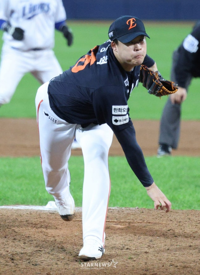 2025시즌 한화 소속이었던 한승혁의 모습. /사진=김진경 대기자
