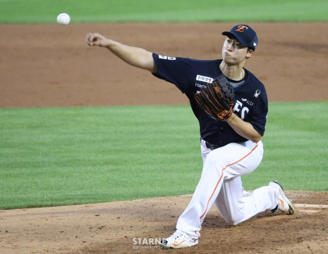 2025시즌 엄상백. /사진=김진경 대기자