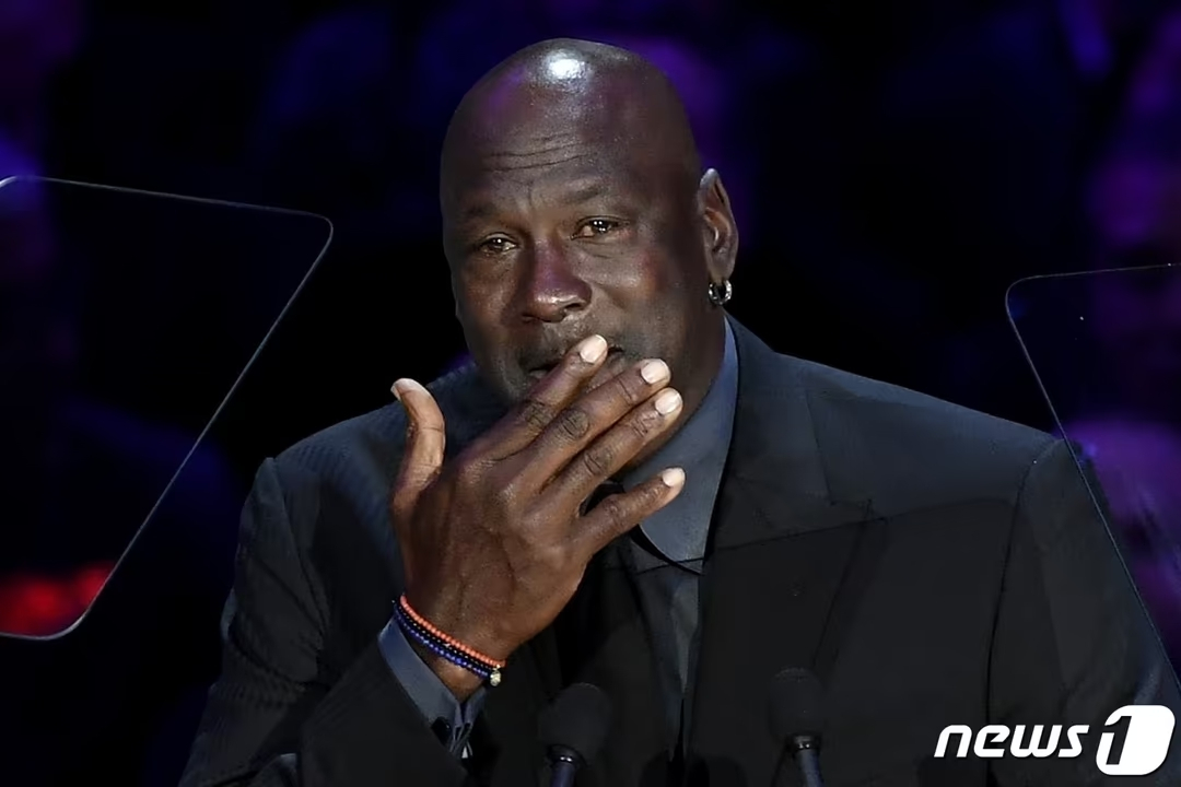 2020년 2월24일 캘리포니아주 로스앤젤레스의 스테이플스센터에서 열린 코비 브라이언트와 그의 딸 지아나의 추모식에 참석한 마이클 조던. /AFPNews=뉴스1