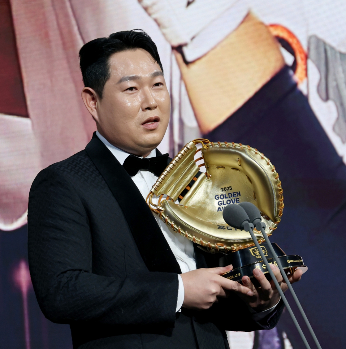 포수부문 골든글러브 양의지가 9일 잠실 롯데호텔 월드에서 열린 2025 신한은행 SOL 뱅크 KBO 골든글러브 시상식에서 소감을 전하고 있다. /사진=강영조 선임기자