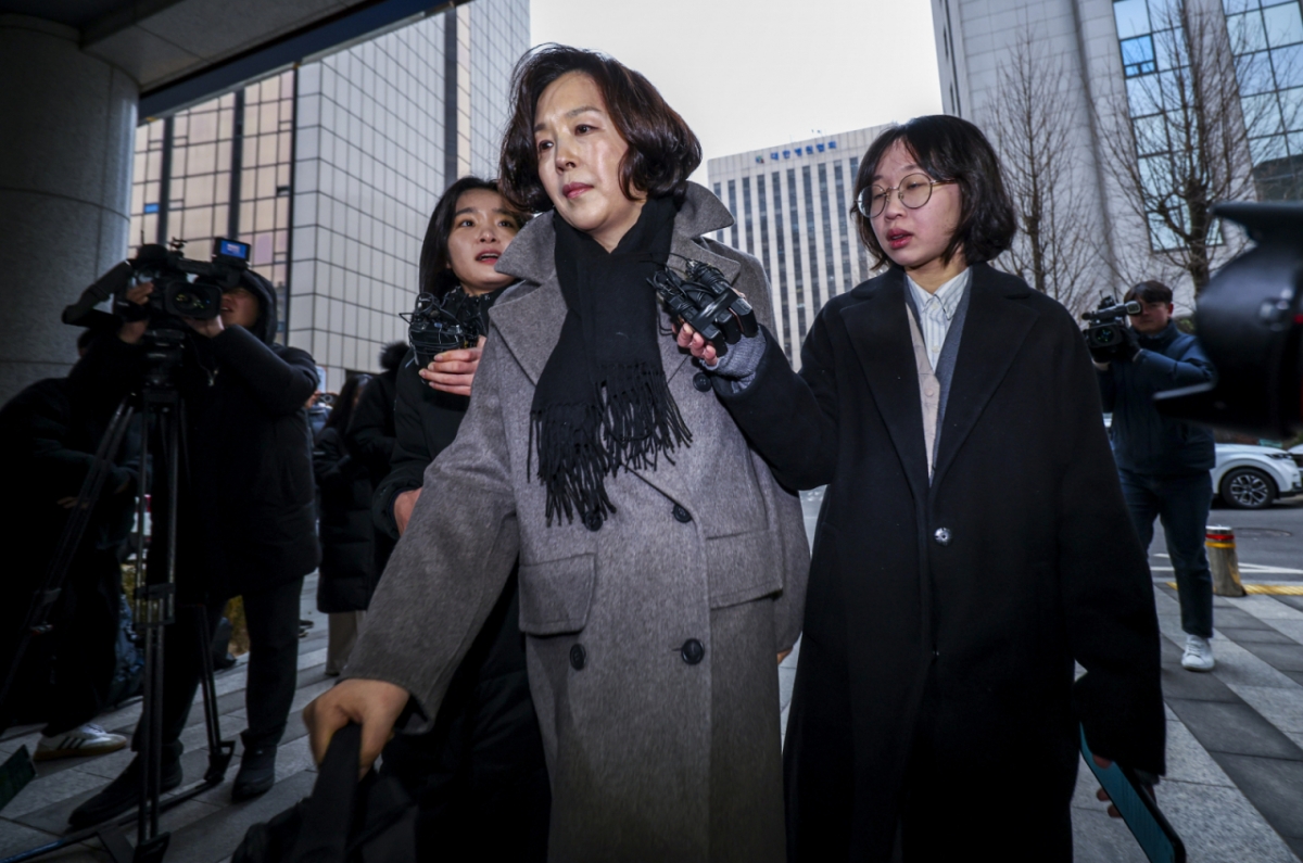 공천 헌금 의혹을 받는 김경 서울시의원이 18일 서울 마포구 공공범죄수사대에서 경찰 조사를 받기위해 출석하고 있다. /사진=뉴시스.