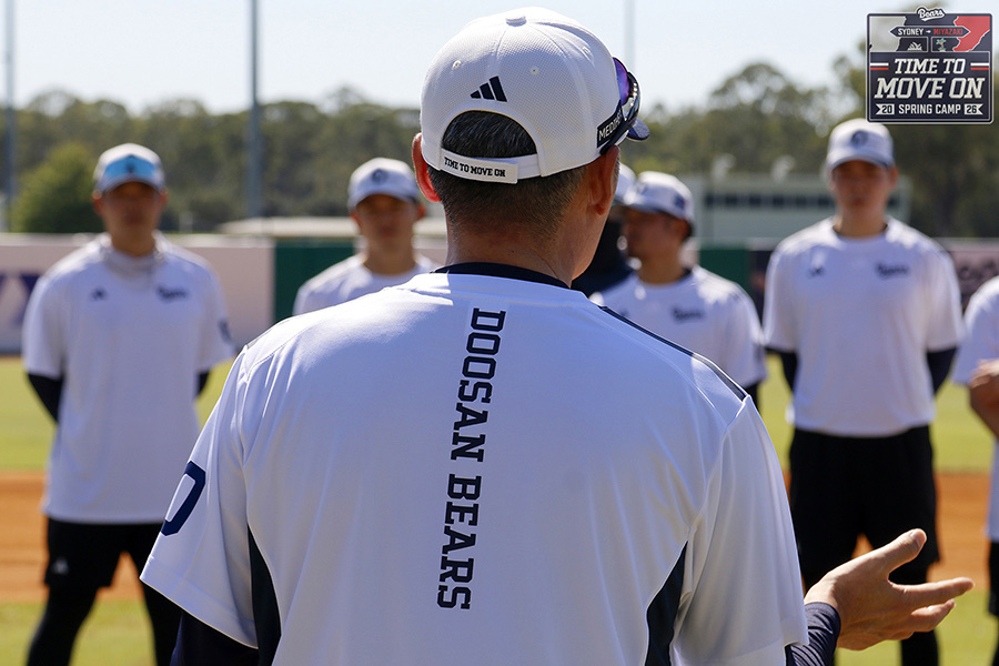 두산 베어스 선수단의 호주 시드니 스프링캠프 모습. 김원형 두산 베어스 감독. /사진=두산 베어스 제공