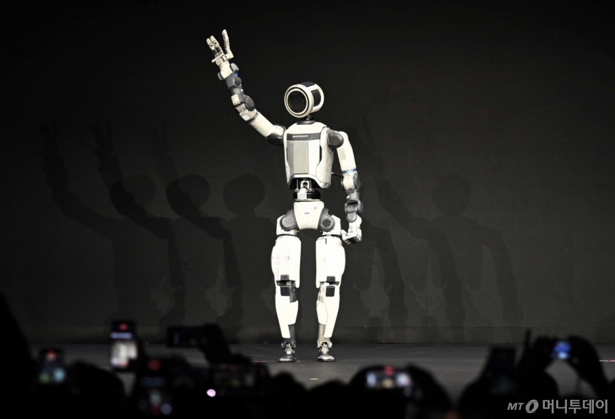 AI가 일자리 뺐는다? 네이버·크래프톤은 사람 더 뽑았다