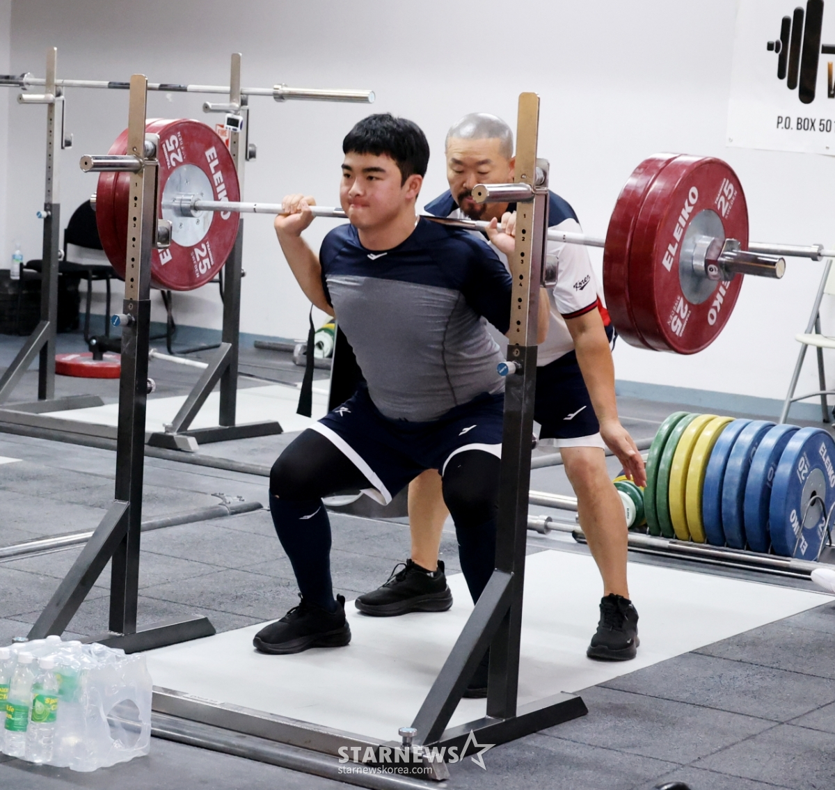 문현빈이 대표팀 사이판 1차 캠프에서 웨이트 트레이닝을 하고 있다. /사진=강영조 선임기자