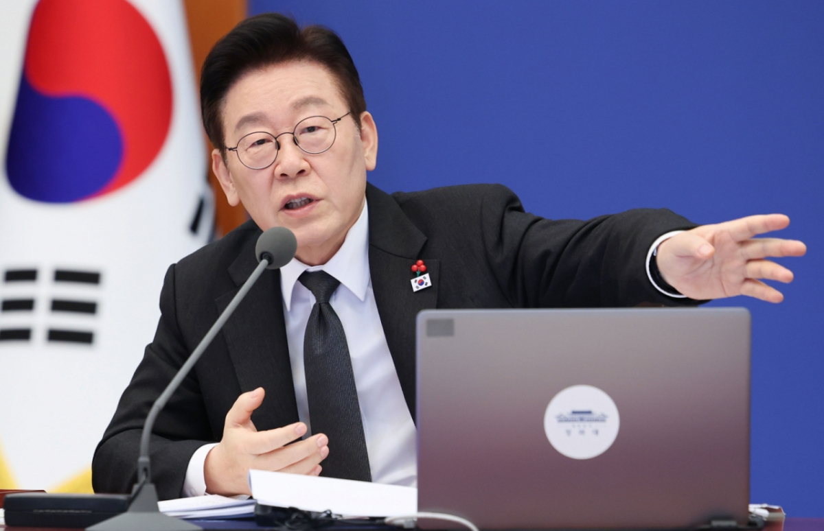 [서울=뉴시스] 고범준 기자 = 이재명 대통령이 27일 청와대에서 열린 국무회의에서 발언하고 있다. 2026.01.27. bjko@newsis.com /사진=