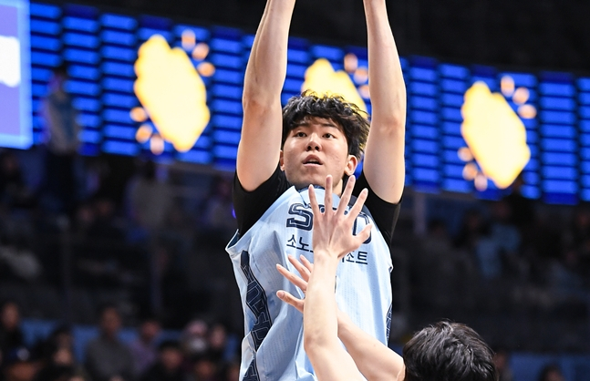 슈팅을 시도하는 강지훈. /사진=KBL