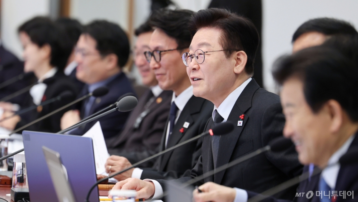 [서울=뉴시스] 고범준 기자 = 이재명 대통령이 27일 청와대에서 열린 국무회의에서 발언하고 있다. 2026.01.27. bjko@newsis.com /사진=