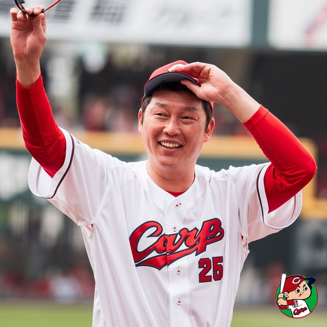 아라이 다카히로 감독. /사진=히로시마 구단 공식 SNS