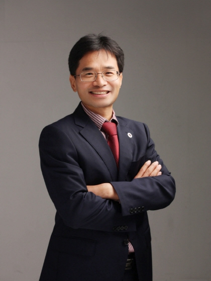 김진산 작가/사진제공=페스트북