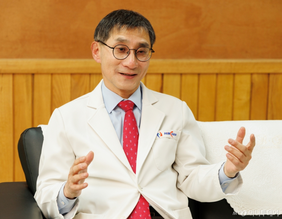 이수찬 힘찬병원 대표원장. /사진=이기범 기자 leekb@