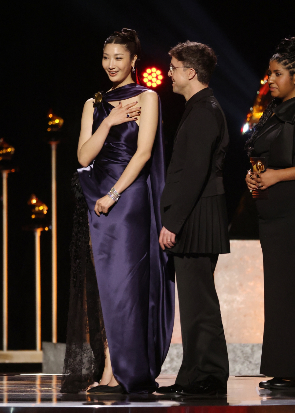 넷플릭스 애니메이션 영화 '케이팝 데몬 헌터스' 주인공 루미의 가창자이자 '골든'의 작곡가 이재는 1일(현지시간) 미국 로스앤젤레스(LA) 크립토닷컴 아레나에서 열린 제68회 그래미 어워즈에 참석했다. 이재가 작곡하고 부른 '골든'은 그래미 어워즈 사전 시상식에서 '베스트 송 리튼 포 비주얼 미디어'(Best Song Written for Visual Media·최우수 영상물 삽입곡) 수상작으로 선정됐다. /AFPBBNews=뉴스1/AFPBBNews=뉴스1