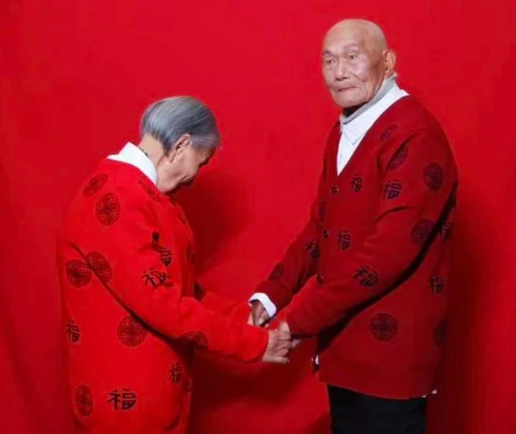 한날한시에 태어난 102세 중국인 부부. /사진=SCMP 홈페이지 갈무리 