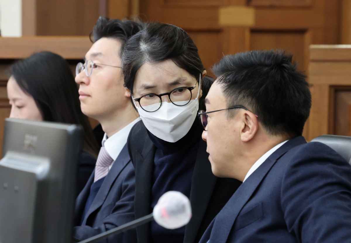 도이치모터스 주가조작과 명태균 공천개입, 통일교 청탁·뇌물 수수 의혹 혐의 등으로 구속기소 된 김건희 여사/사진=뉴스(공동취재단)