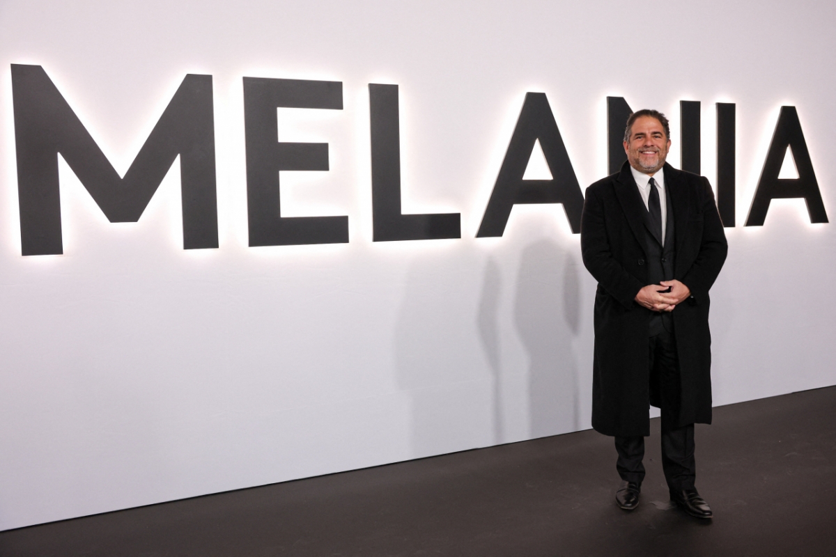 지난 29일(현지시간) 멜라니아 트럼프 영부인을 소재로 한 다큐멘터리 영화 '멜라니아' 관련 행사에서 브랫 래트너 감독이 포즈를 취하고 있는 모습./로이터=뉴스1