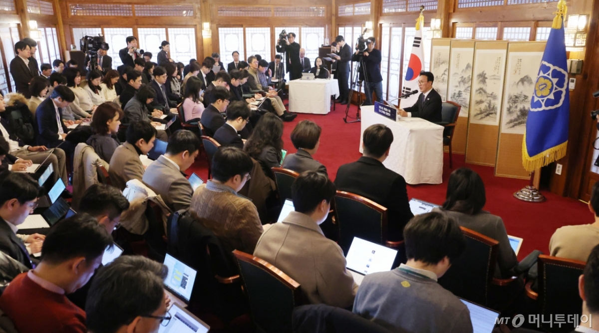 김민석 국무총리가 2일 서울 총리공관에서 열린 출입기자 간담회에서 발언하고 있다. /사진=뉴시스