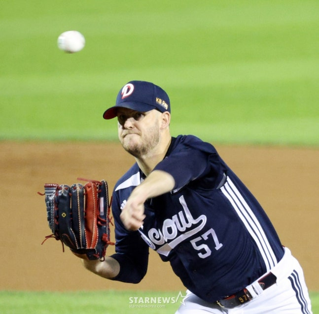 두산 시절 콜 어빈./사진=강영조 선임기자